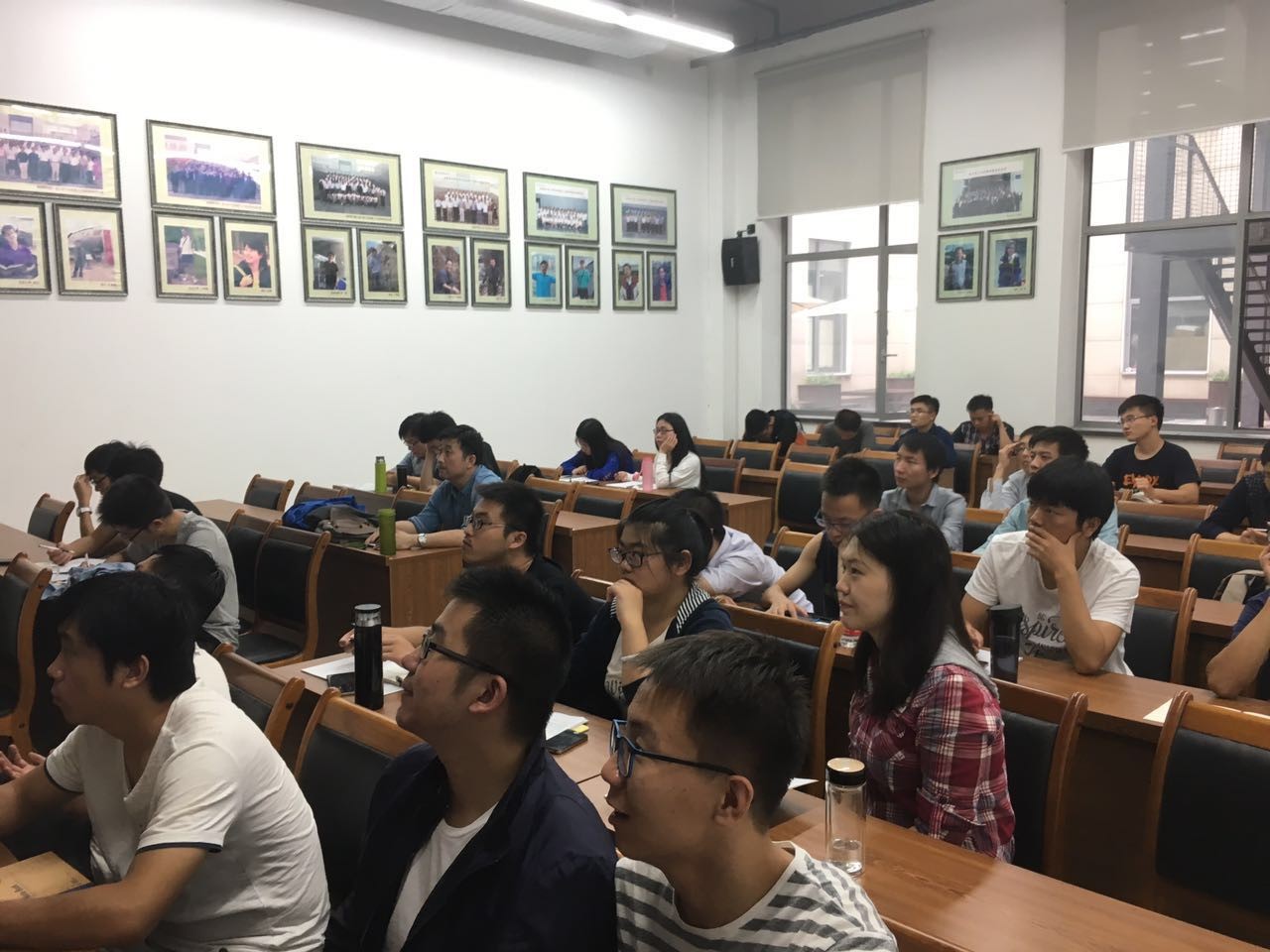 365英国上市公司