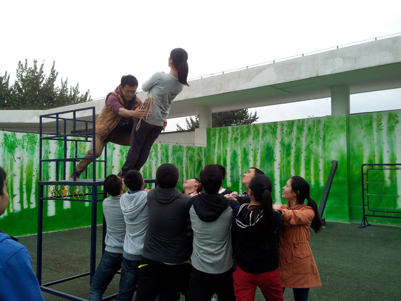 365英国上市公司